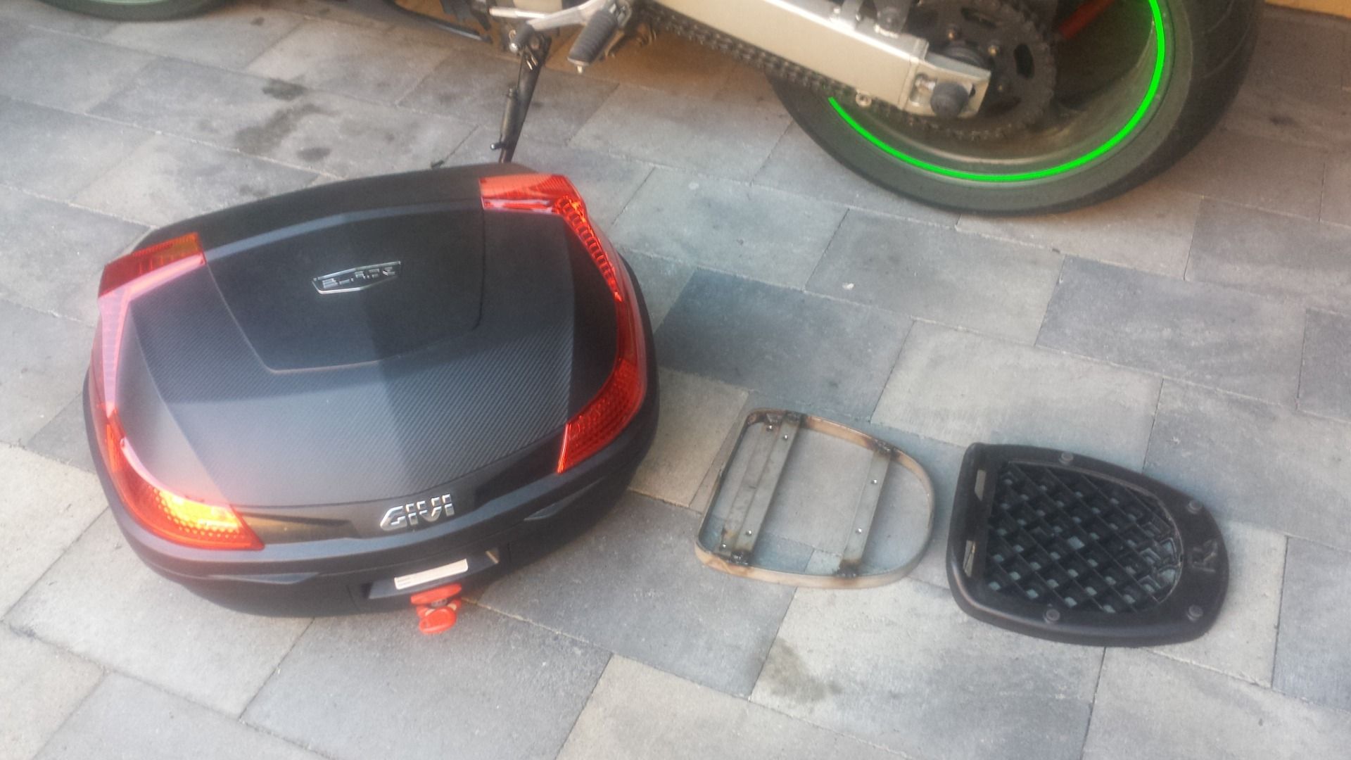 ZX9R Topcase mount build. | Kawasaki Ninja ZX Forum