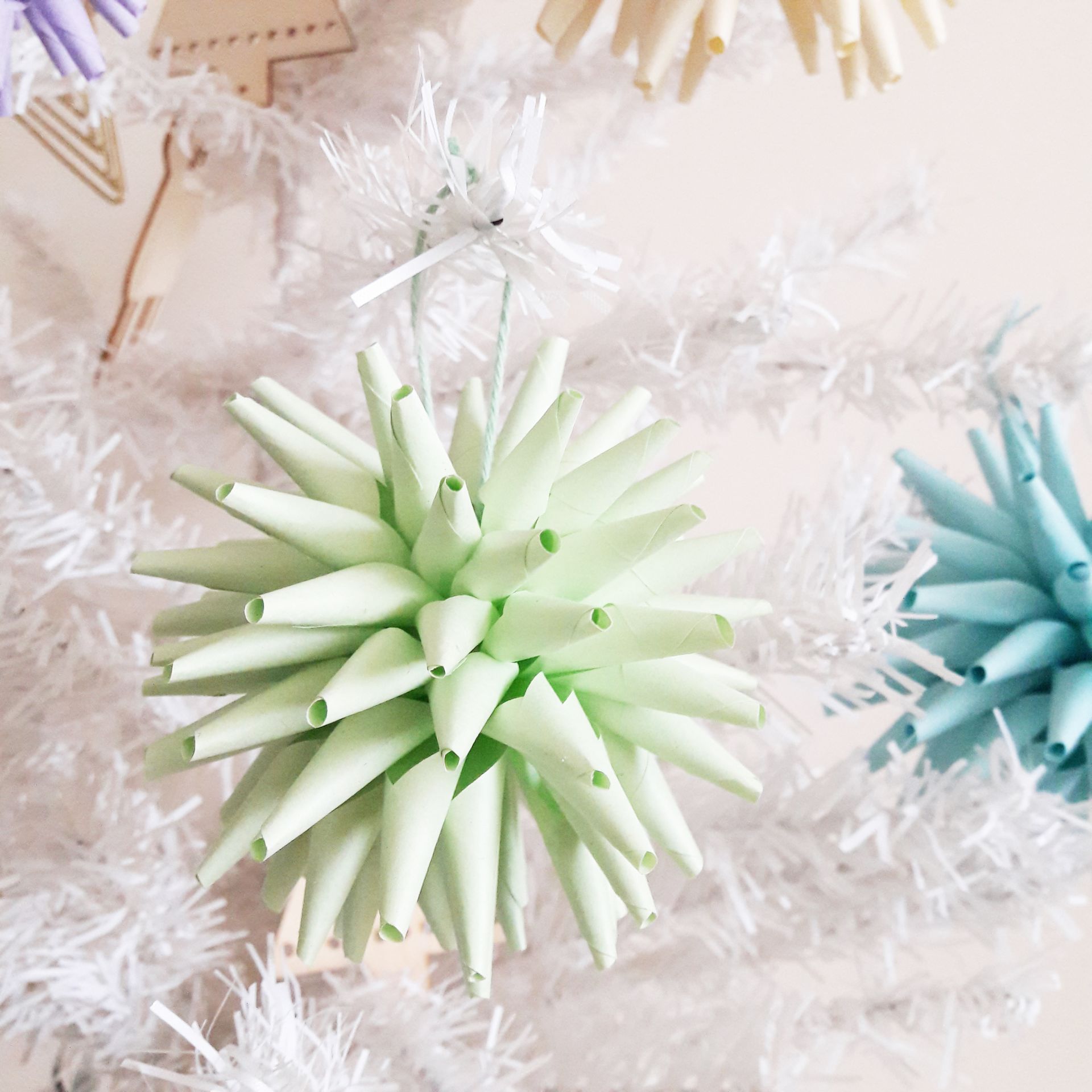 Diy Boules De Noël En Papier Loïcia Itréma