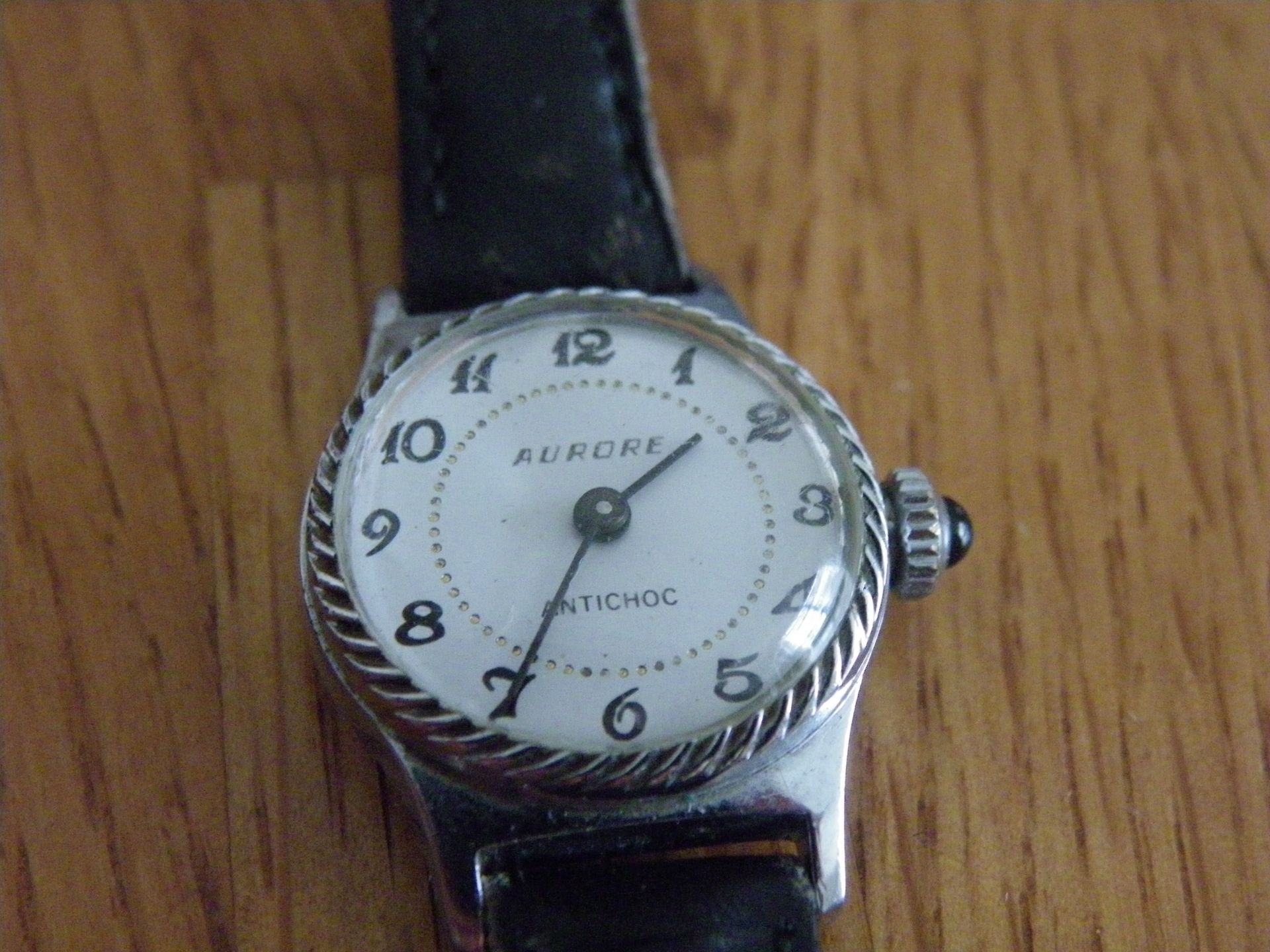 Aurore Noir »: Montre-bracelet mécanique pour hommes, classique et