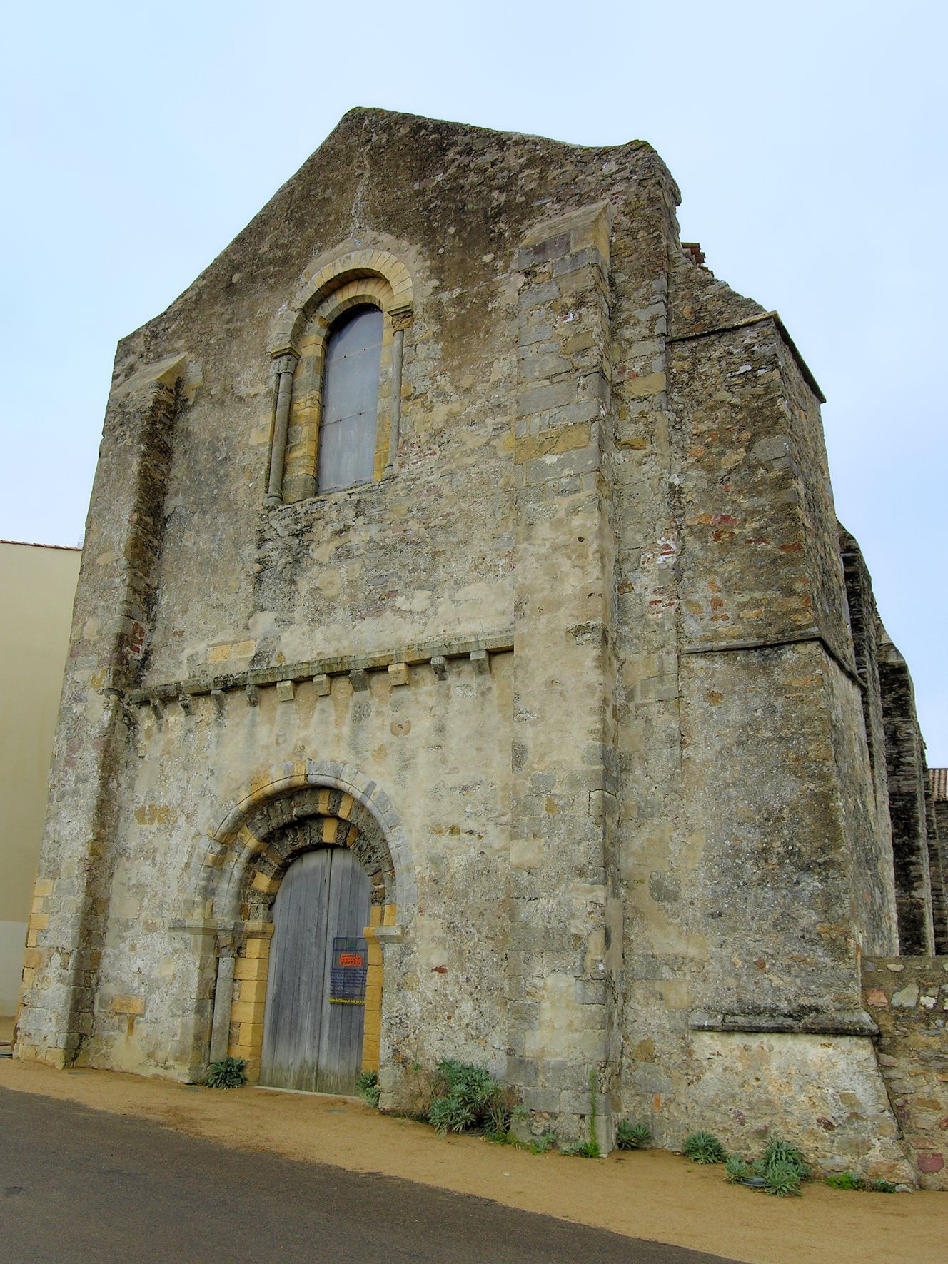 Abbaye Saint-Jean d'Orbestier