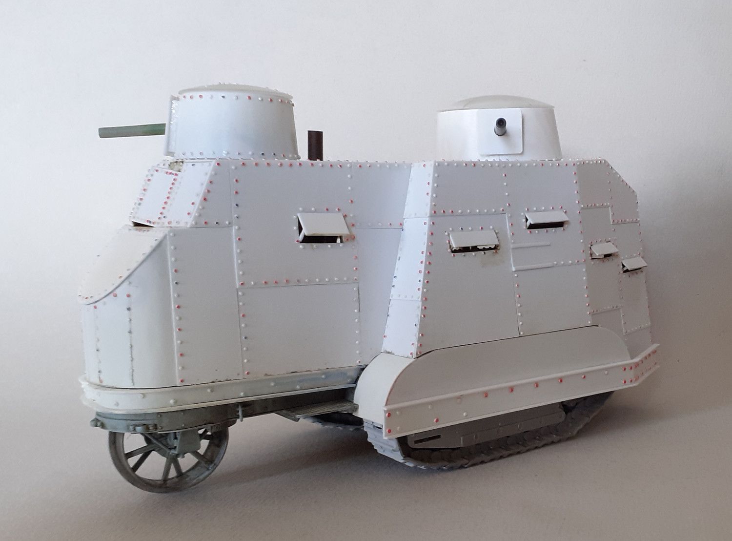 Caterpillar G9... Le premier char Américain a été construit pour le cinéma (Conversion Roden-1/35) - Page 7 6609a00931031