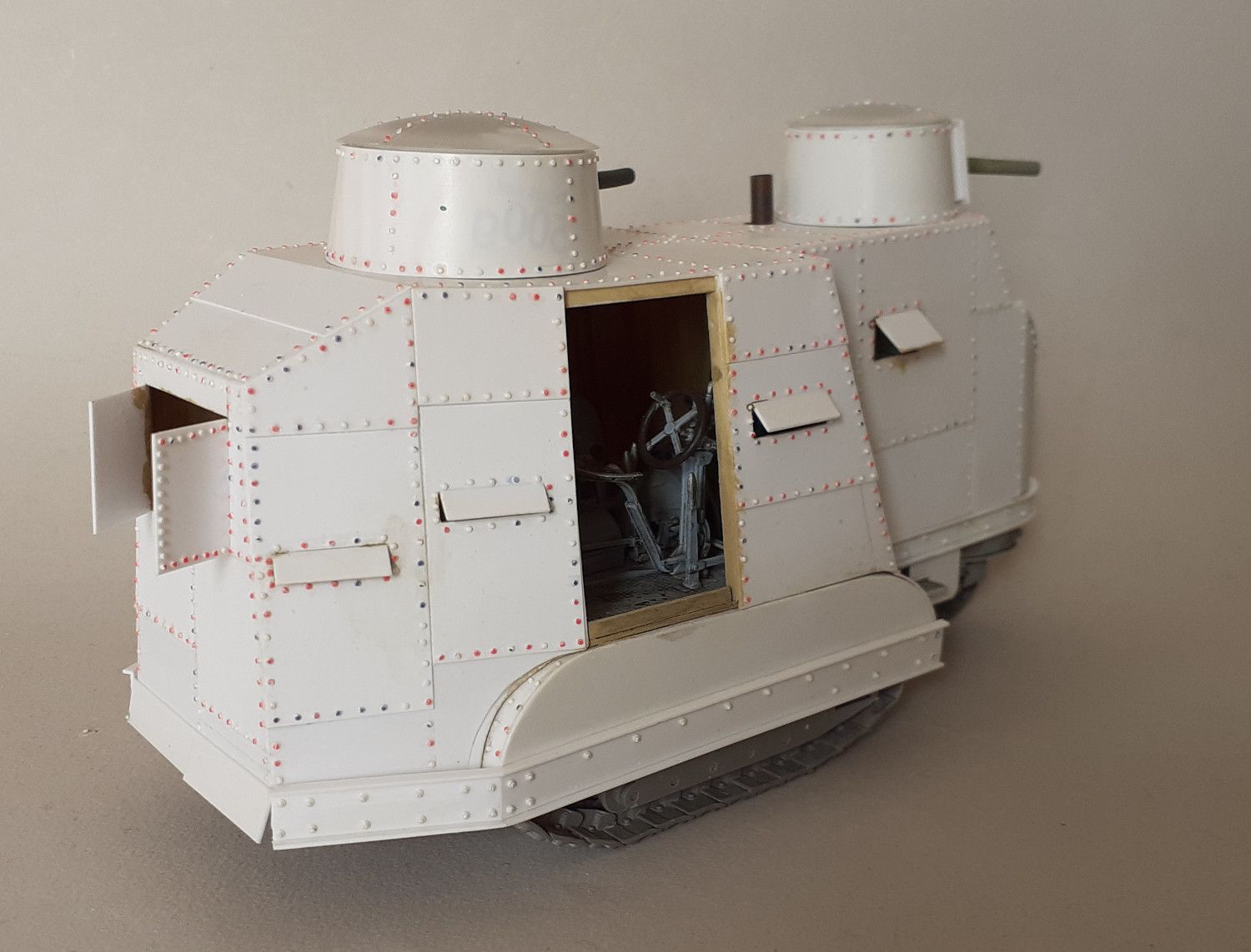 Caterpillar G9... Le premier char Américain a été construit pour le cinéma (Conversion Roden-1/35) - Page 7 660e81074becd