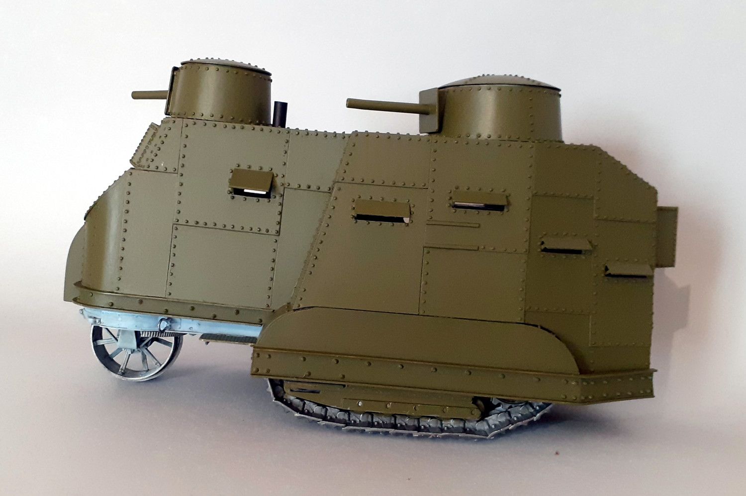 Caterpillar G9... Le premier char Américain a été construit pour le cinéma (Conversion Roden-1/35) - Page 8 6633a9ef7e25f