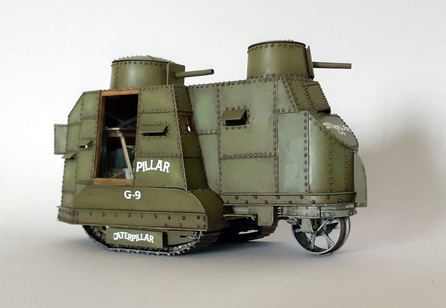 Caterpillar G9... Le premier char Américain a été construit pour le cinéma (Conversion Roden-1/35) - Page 9 663e8fd234024