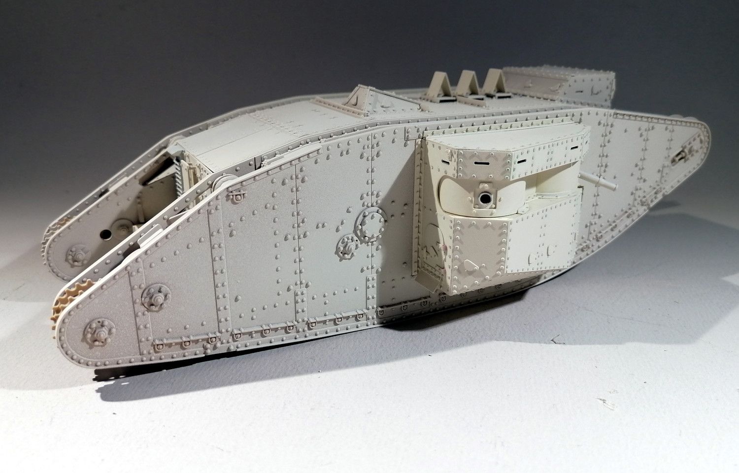 Tank Mark II femelle 1/35 - Conversion sur base Takom - Page 2 66b87ea299739