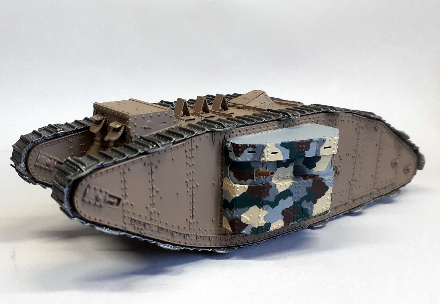 Tank Mark II femelle 1/35 - Conversion sur base Takom - Page 2 66ca4648738e7