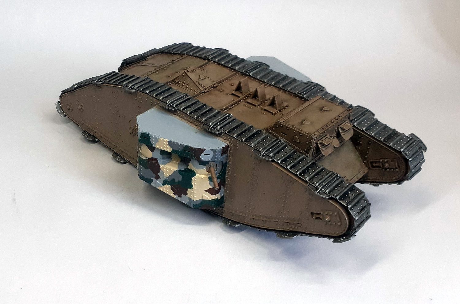 Tank Mark II femelle 1/35 - Conversion sur base Takom - Page 3 66cb89f9c1f5d