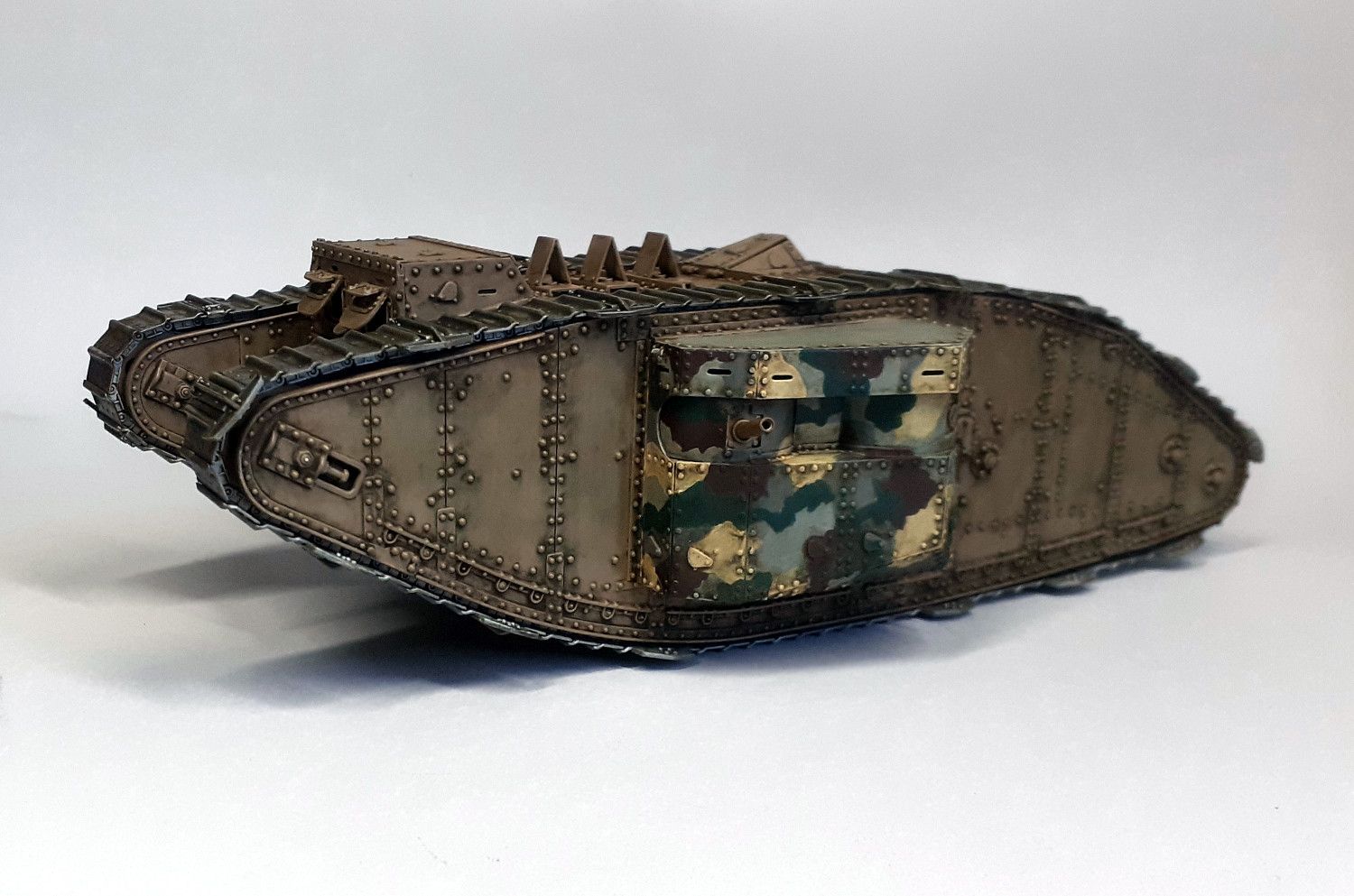 Tank Mark II femelle 1/35 - Conversion sur base Takom - Page 3 66cb8a6515f14