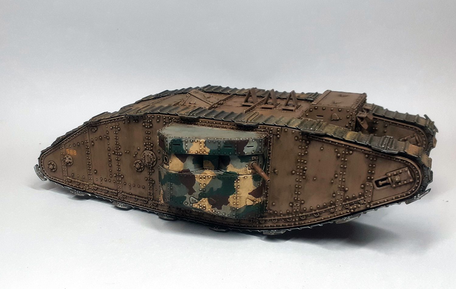 Tank Mark II femelle 1/35 - Conversion sur base Takom - Page 3 66e7556b6f1db