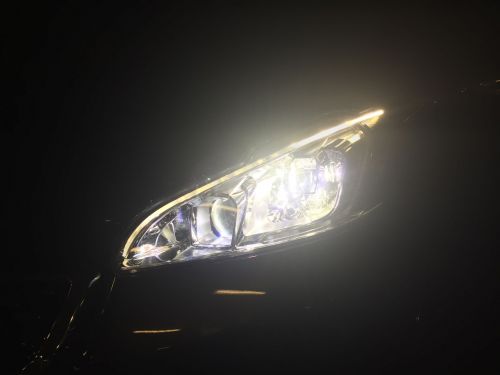 LED H4 ampoules LED COB Cheap puissant 4300K/6000K LED Lampe phare de  voiture de remplacement - Chine Feu de tête, lampe LED