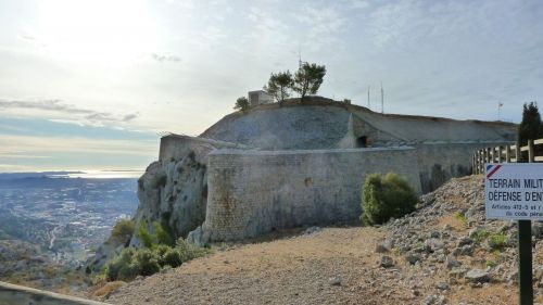 fort de la croix faron