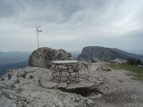 Sainte Victoire, le pic des mouches