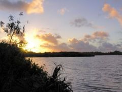 Lever de soleil sur l'étang de Chevrise - Saint-Martin