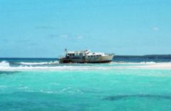 Bateau échoué sur les hauts fonds - Anguilla