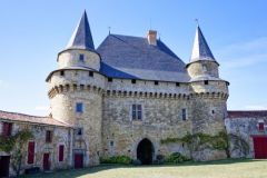 Le château féodal de Sigournais - Vendée