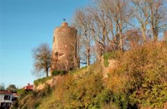 La tour Mélusine en 1988 - Vouvant - Vendée